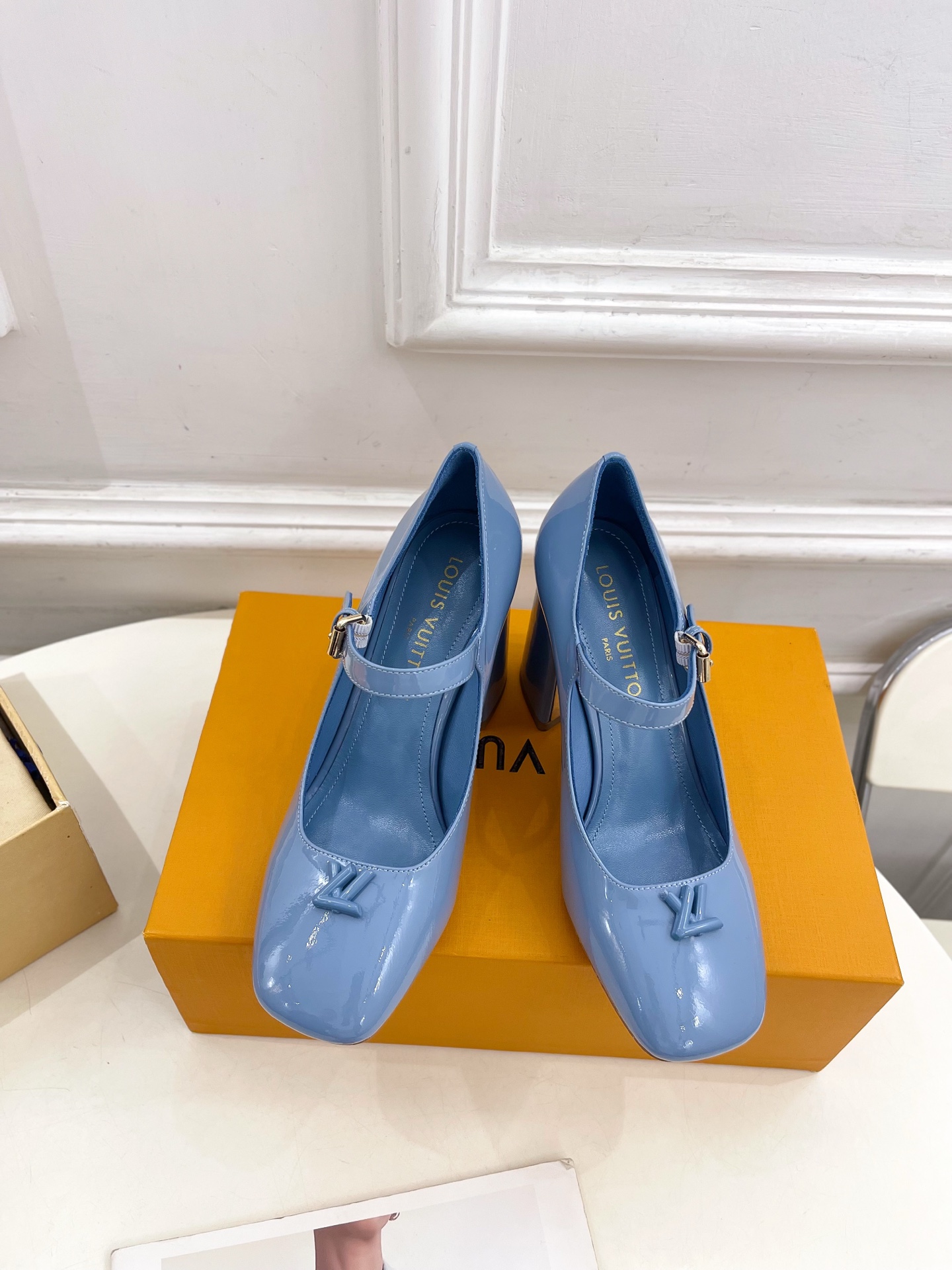 Women's high heels